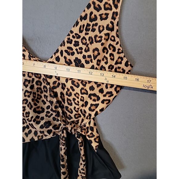Summersalt The Perfect Wrap One Piece Womens 14 Leopard Swimsuit Bathing Suit - Picture 6 of 10